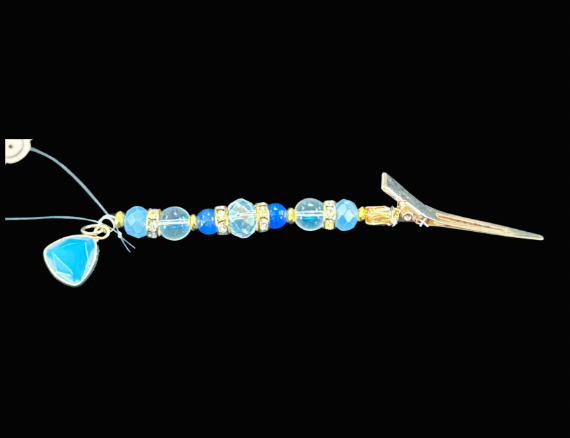 Multi-Use Beaded Clip – Opalescent Charm & Soft Blue Tones